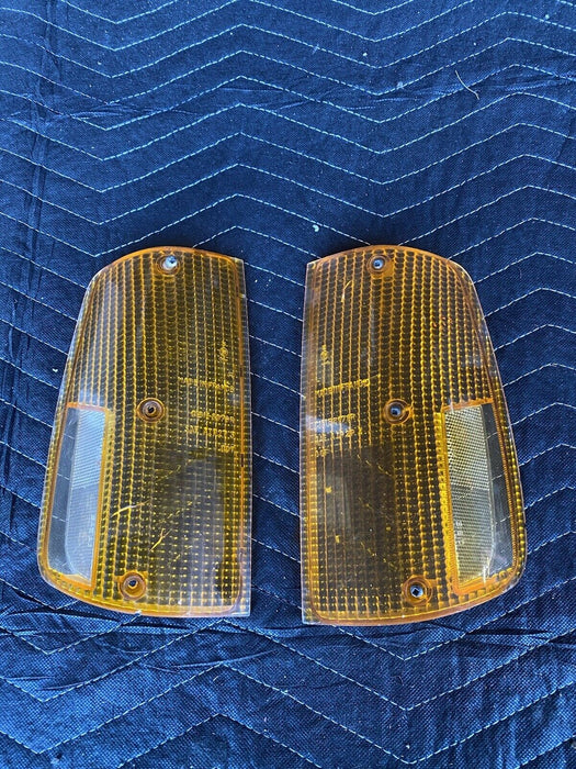 Volvo 240 Amber Turn Signal Lenses Pair Corner Flat Hood 3-Screw 242 244 #2263E