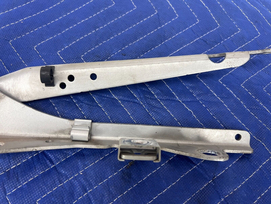 2005-2007 Volvo S60R V70R LH & RH Silver Hood Hinge Pair 30674708 OEM #1256EM