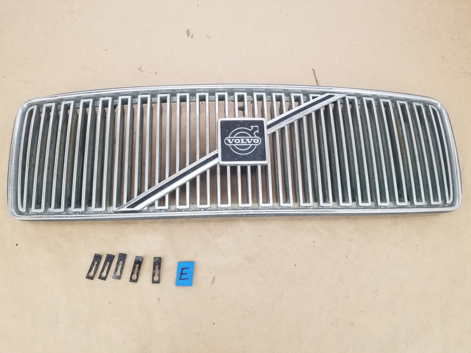 1992-1997 Volvo 850 850R Chrome Waterfall Grille w/Clips OEM #2853E