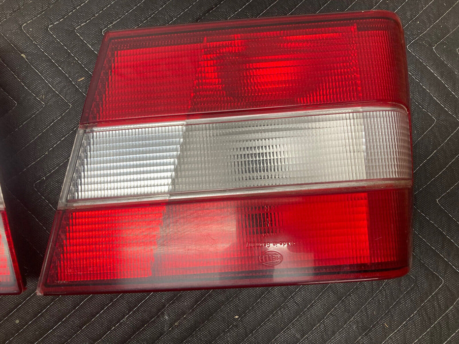 1991 92 93 94 1995 Volvo 940 960 Pair Tail Lights Right Left 3538333 OEM #587M