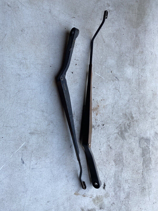 99-01 Isuzu Vehicross Left & Right Windshield Wiper Arms OEM #1716E