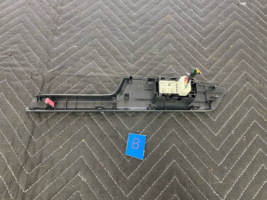 09-10 Pontiac Vibe 09-13 Matrix Toyota Rear Right Power Window Switch OEM #3155E