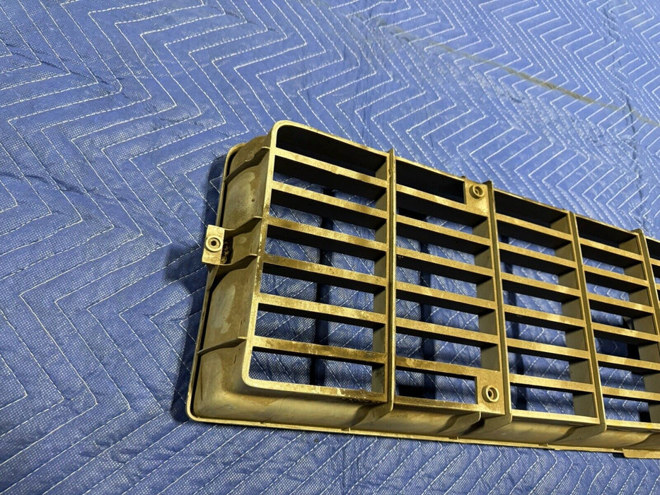 1973-1974 Chevy Chevrolet Truck 350 Grille OEM C & K Series C10 6262157 #3176E