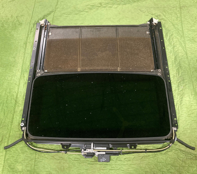 2005 2006 2007 Volvo S60R S60 V70R Sun Roof Assembly Sunroof 30716817 #1460M