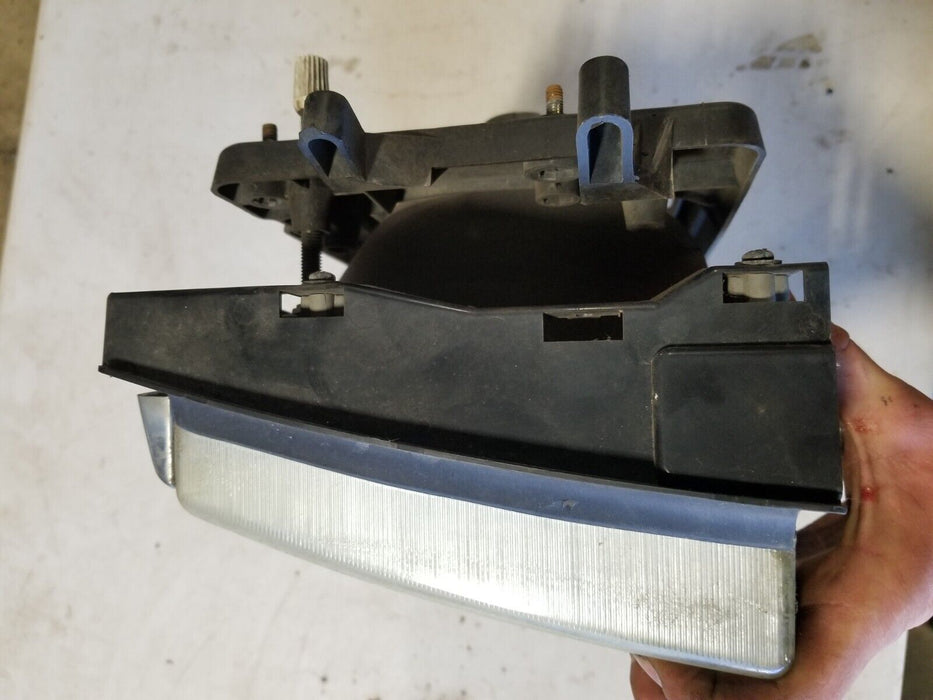 1986 - 1993 Volvo 240 242 244 245 Passenger Side RH Headlight Assembly OEM #4AN