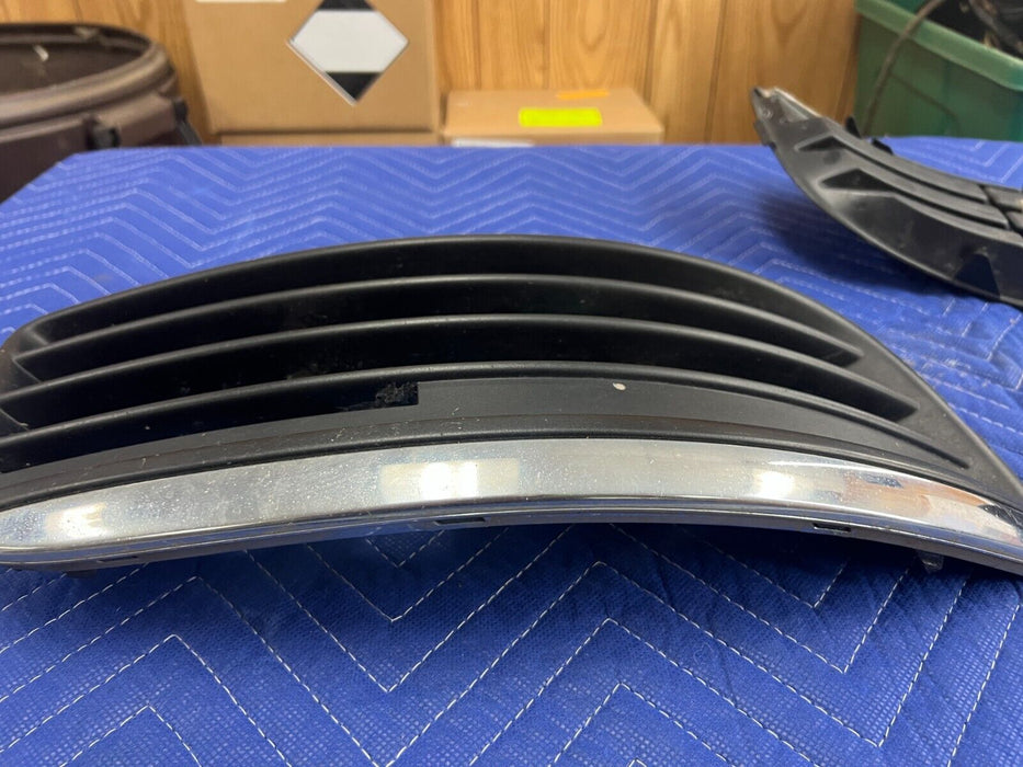 2006-2010 VW Jetta 2.5L Right Fog Light Cover Grille w/Chrome 1K0853666F OE#64MC