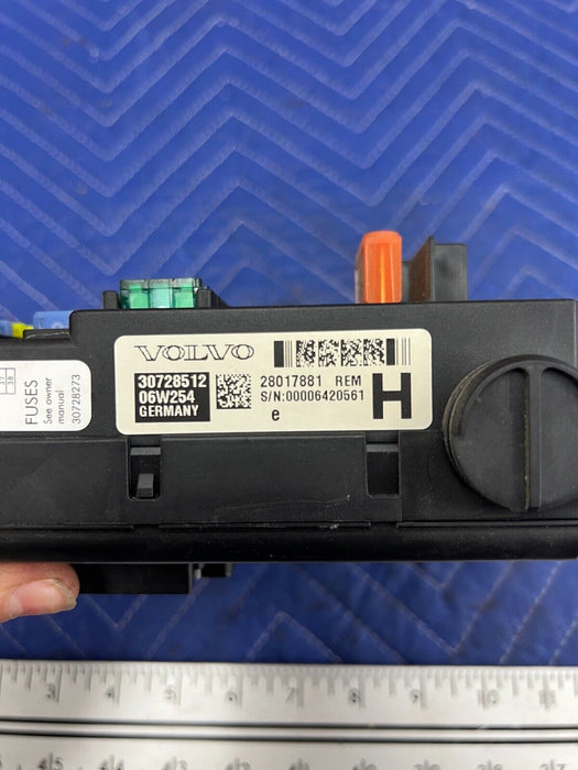 2005-2007 Volvo S60R V70R Fuse Box Control Module Unit 28017881 OEM #1008EM