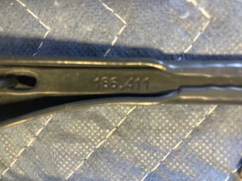 1988-1996 BMW E34 5 Series 525i 535i Windshield Wiper Arms 186411 OEM #2000M