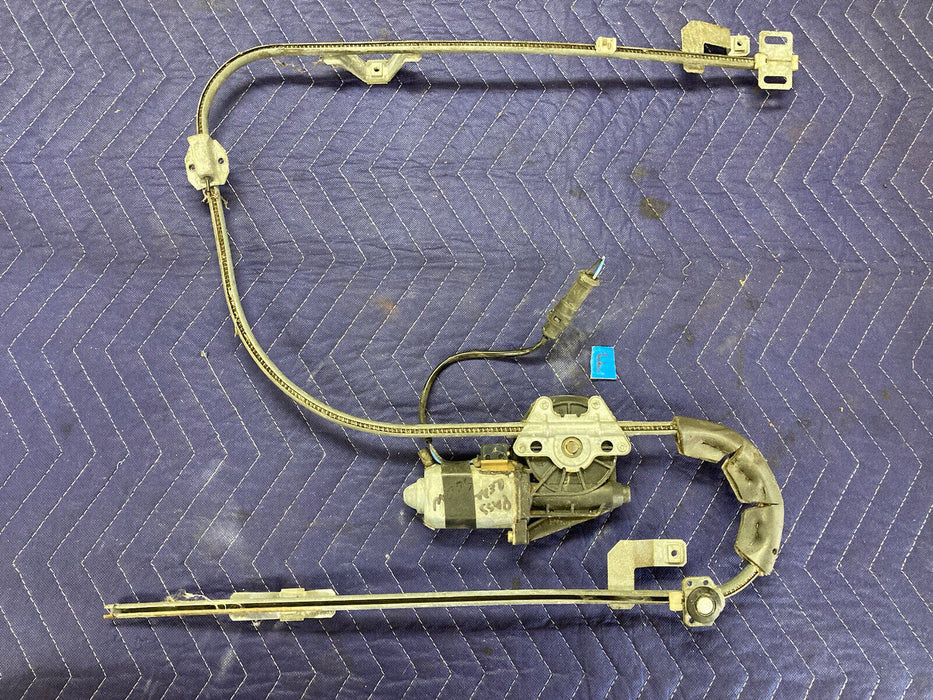 1984-1991 BMW 318i 325i E30 Right Rear Sedan Window Regulator Motor OEM #2599M