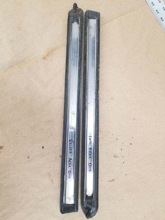 1984-93 BMW E30 318i 325i REAR QUARTER PANEL RUBBER CHROME TRIM SET OEM #CN611