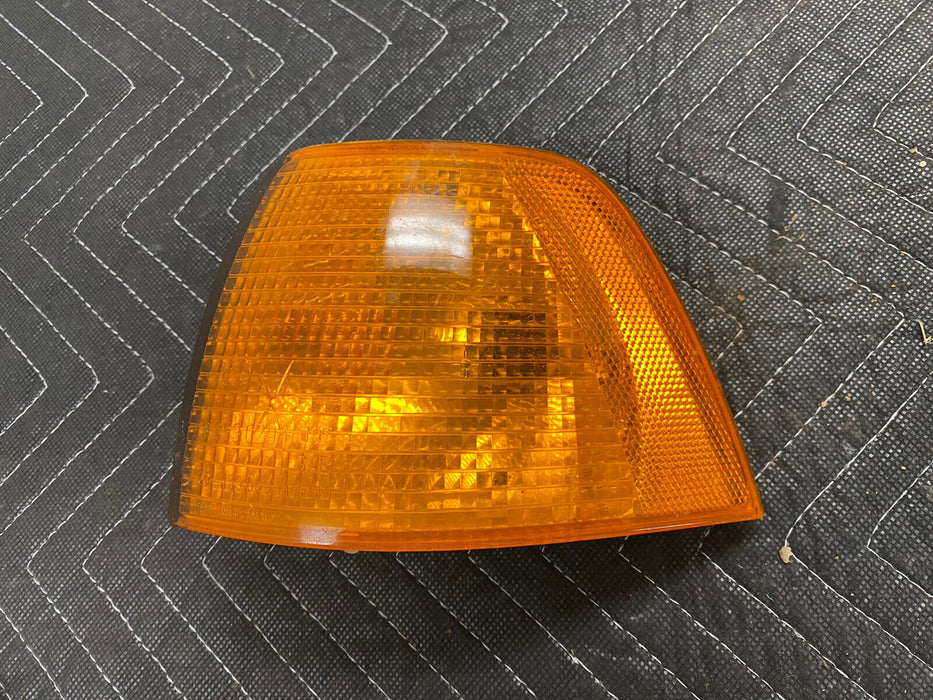 1992-1998 BMW E36 318i 325i Sedan Front Left Driver Turn Signal 8353029 #2992E