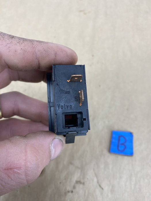 1986-1994 Volvo 240 244 245 Heated Window Defrost Switch 1324679 OEM #2726E