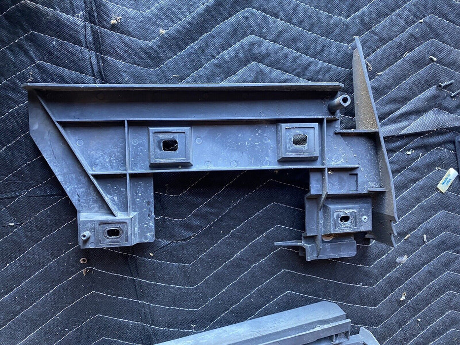 1995-1998 Volvo 940 960 V90 S90 Front Bumper Support Bracket L & R OEM #1820E