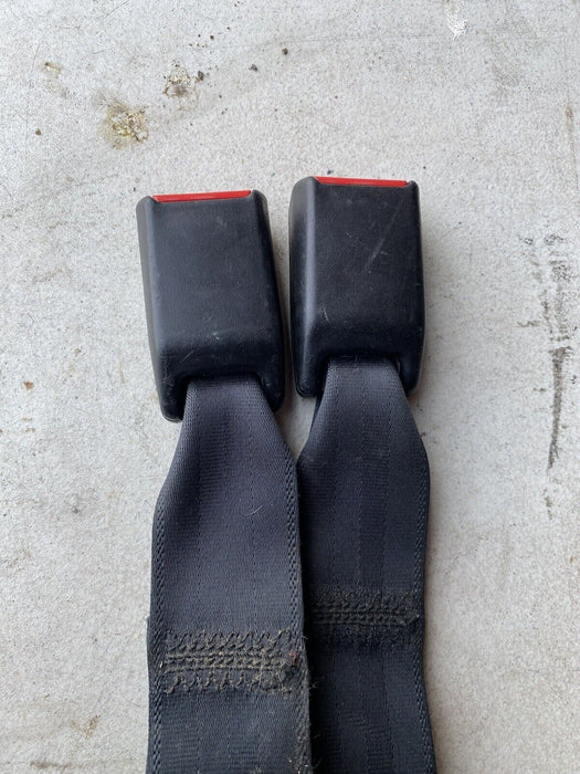 99-01 Isuzu Vehicross Rear Center Seat Belt Buckle Pair OEM Black #1690E