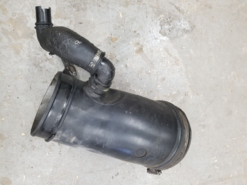 2005-2007 FORD F-350 6.0 DIESEL AIR FILTER INTAKE DUCT  + BRACKET OEM  #CN629