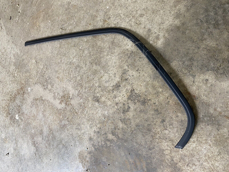 1984-91 BMW 3 Series E30 Sedan Rear Left Driver Door Trim Exterior 325ix #763E