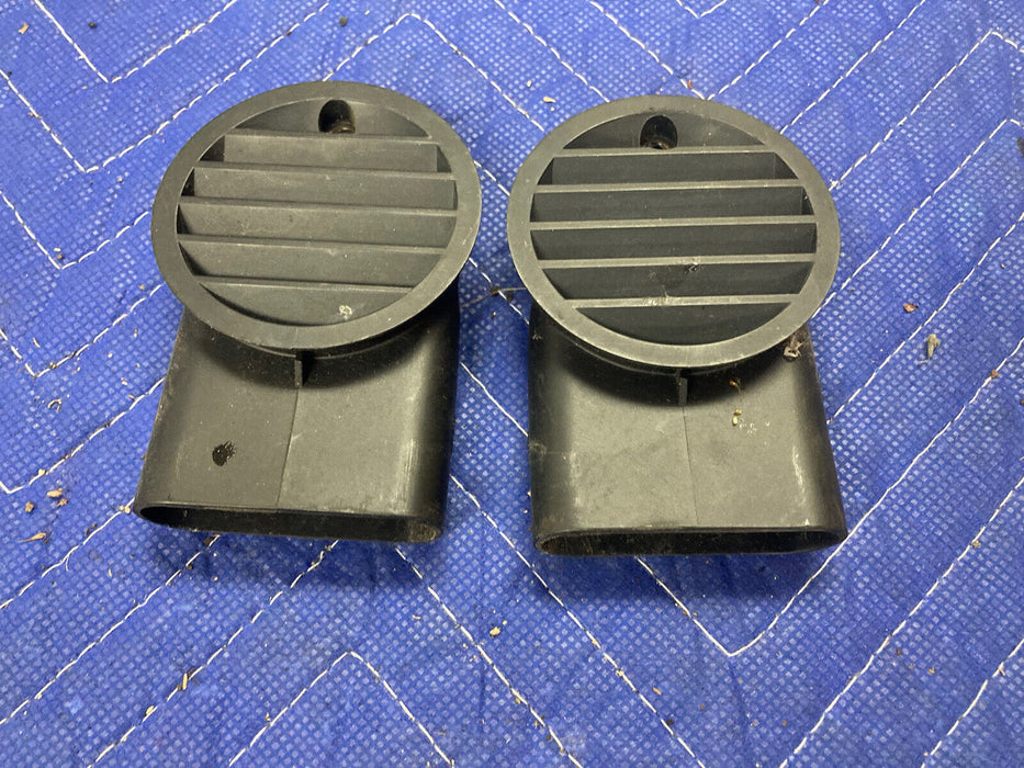 1984-1991 BMW 318i 325i E30 Dash Vent Pair Defrost 2 LH RH  OEM #2643M