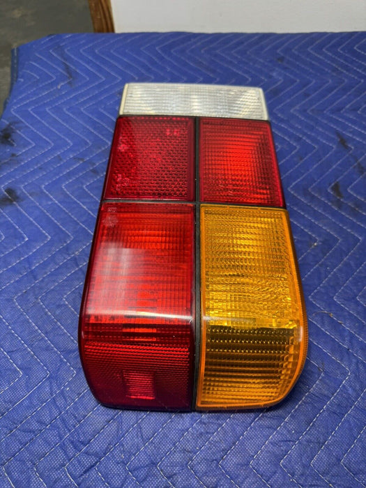 1979-1984 Volvo 240 242 244 Sedan 5 Panel Tail Light Right Rear Lamp OEM #3292E