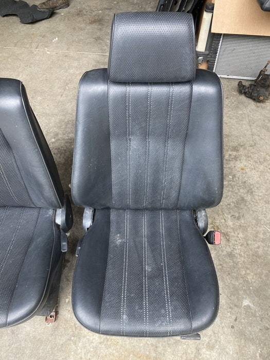 83-91 BMW 325ix 325e 318i 325i E30  Black Front Bucket Seats Sedan #55M