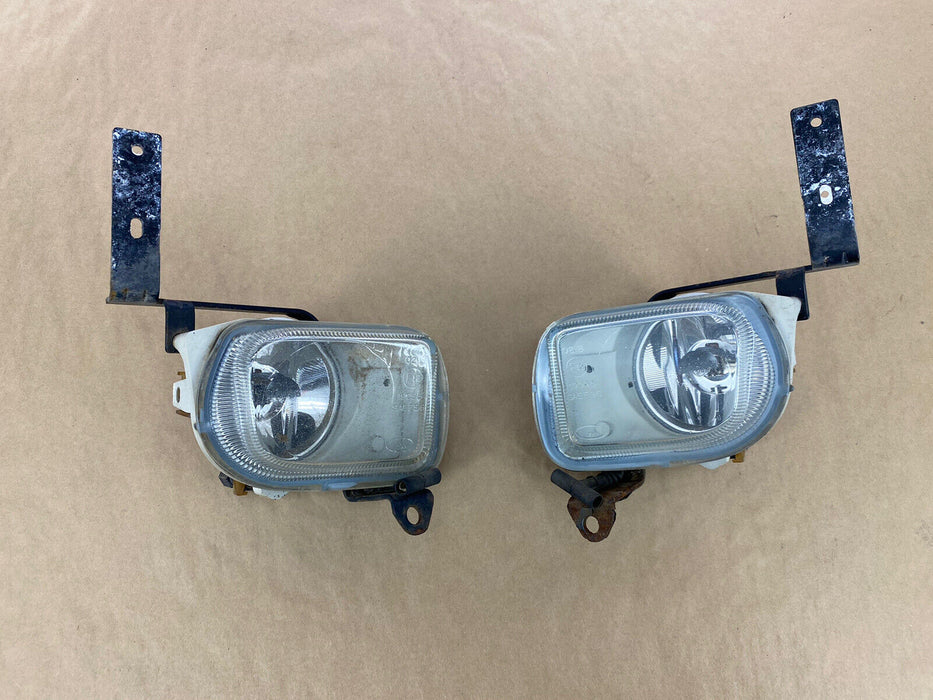 1998-2000 Volvo V70XC V70 S70 Front Fog Light Pair Left & Right Lower OEM #2128E