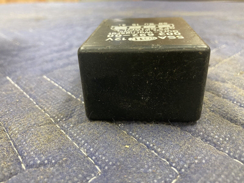1975-85 Volvo 242 240 244 245 Light Relay Hella 003 692-00 5SA GF2 OEM #1678M