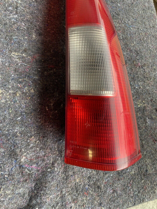 98-00 Volvo V70R V70 Passenger Rear Upper Tail Light 9157802 OEM #1607E