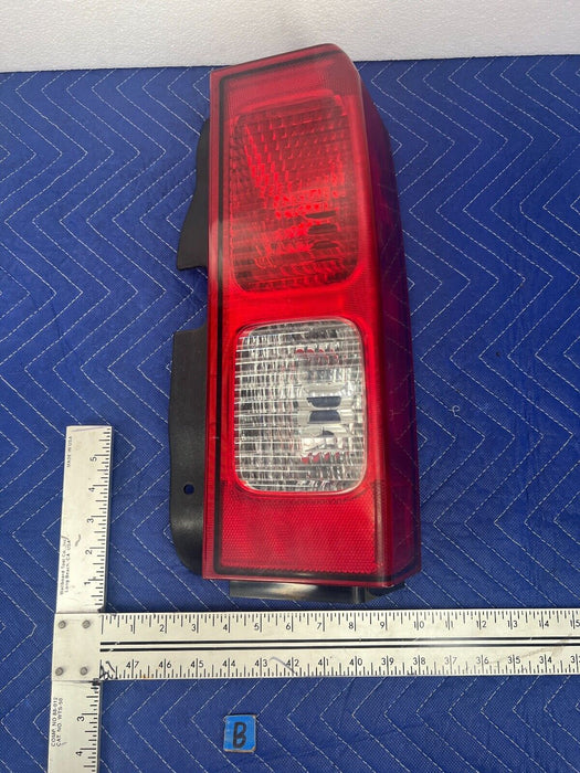 2006-2010 Hummer H3 RH Passenger Right Tail Light Assembly 16532642 OEM #1357EM