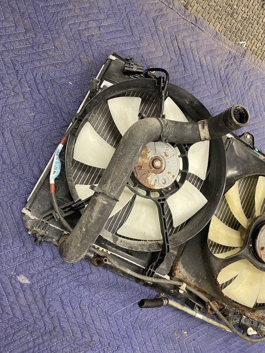 1997-2001 Lexus ES300 Radiator & Engine Cooling Fan Assembly L & R OEM #2291E