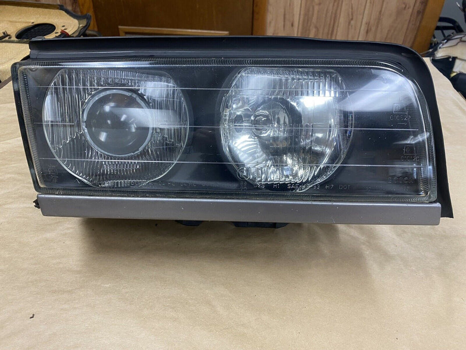 1995-1998 BMW 740i 740iL Passenger Right Halogen Headlight Assembly OEM #2069EJ