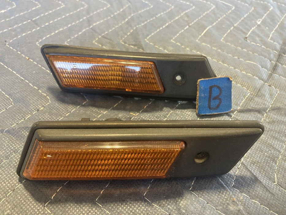 1988-1996 BMW E34 5 Series 525i 535i Front Side Marker Light 1378014 OEM #1999M