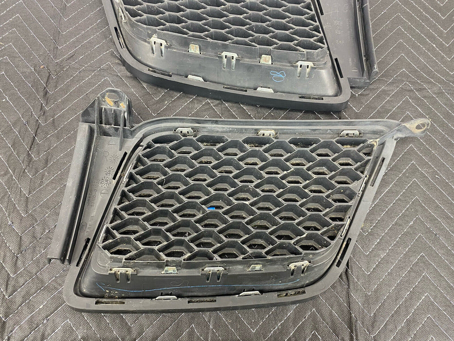 2009-2010 Pontiac Vibe Front Grille Bumper Trim Upper Insert Pair L R OEM #3118E