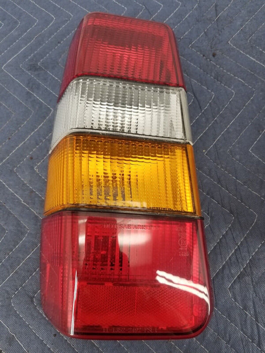 Volvo 240 245 Wagon Tail Light Pair 1372441 1372442 Left & Right #2606E