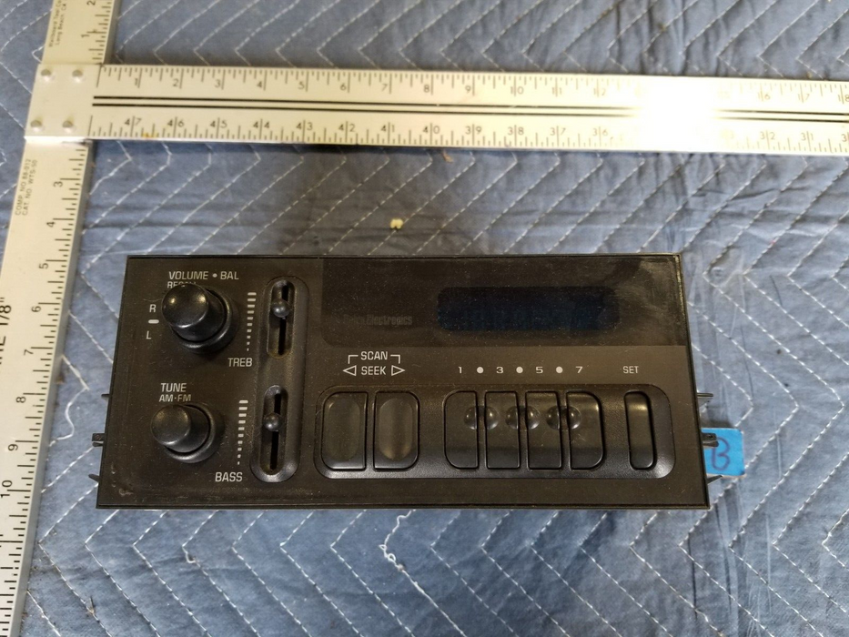 1999-2007 CHEVY 1500 SILVERADO SIERRA OEM FACTORY HEAD UNIT RADIO #811CN