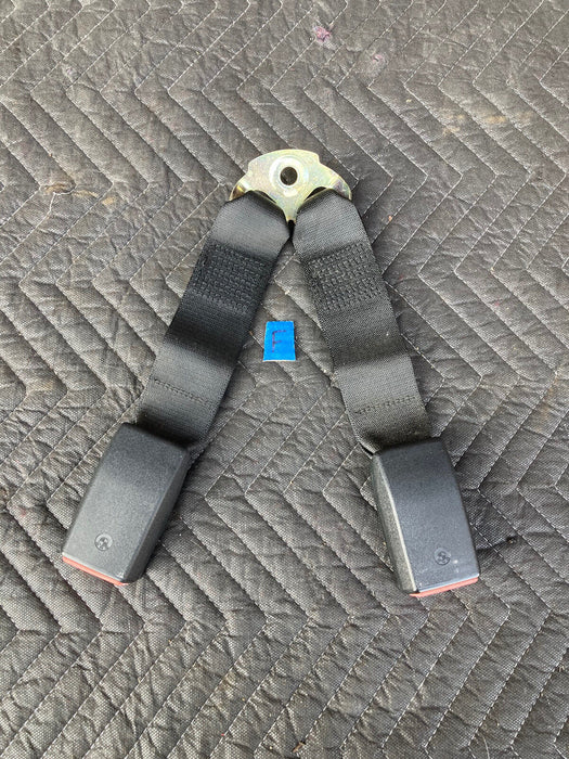 1982-1994 BMW E30 318i 325i 1941556 Rear Center Seat Belt Buckle OEM #2117M