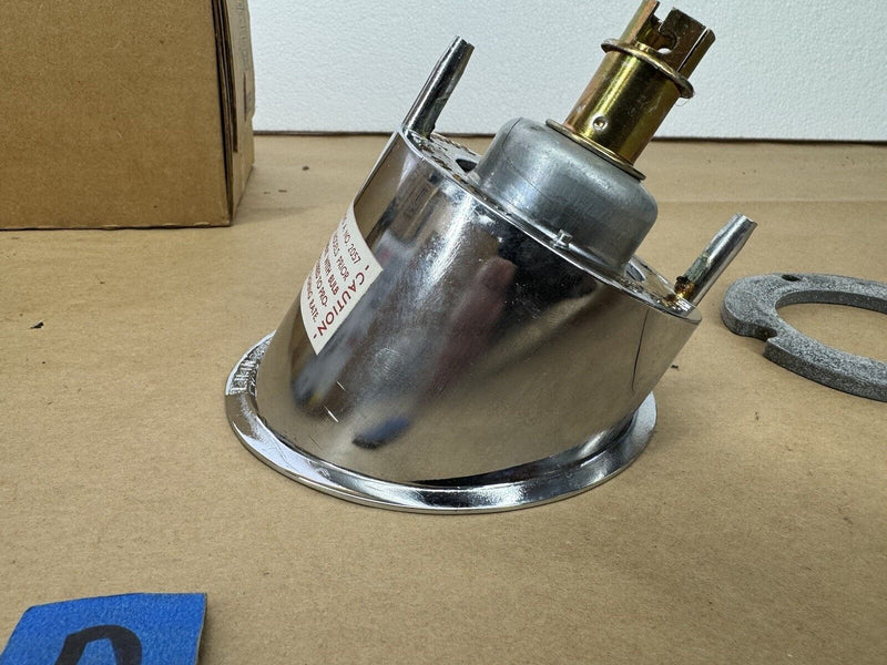 1961-1962 Corvette NOS GM Tail Light Assembly Turn Signal Housing 899631 #3287E