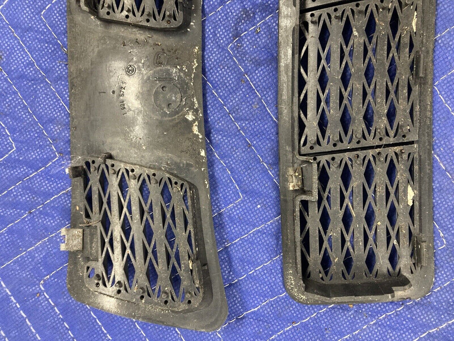 1984-1991 BMW 318i 325i E30 Windshield Cowl Vents Right Left Pair OEM #2646M