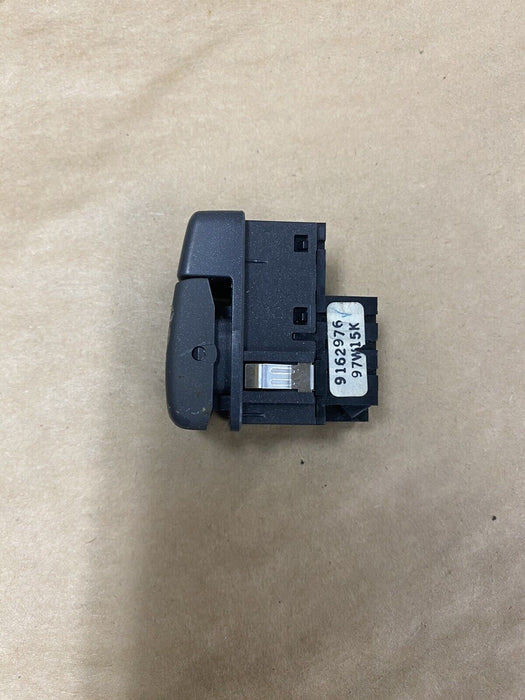 1998-2000 Volvo V70 1998-2004 C70 Rear Fog Light Switch Gray OEM 9162976 #2058EJ