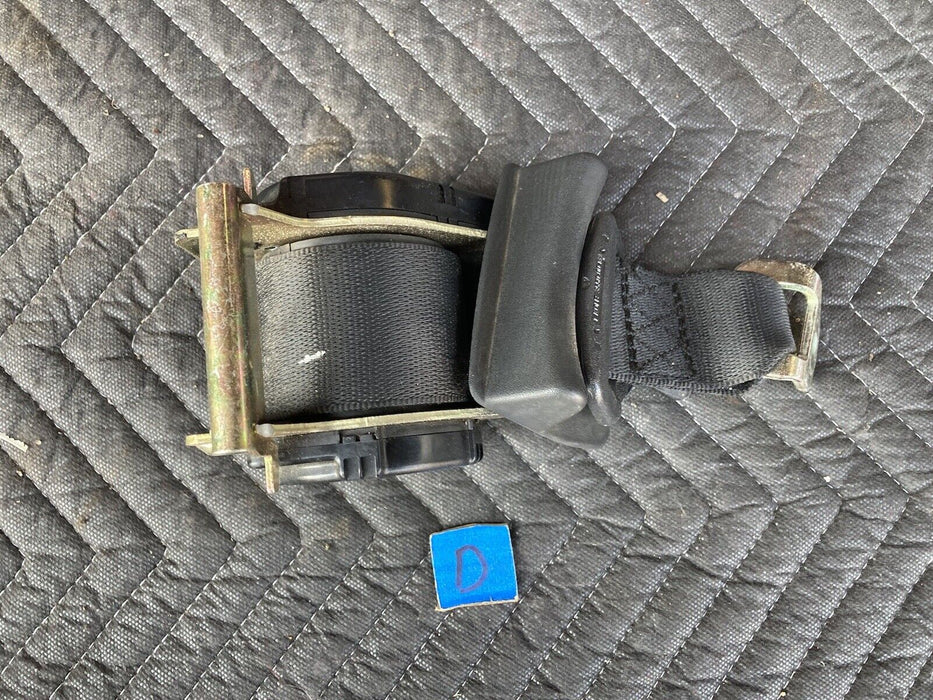 1982-1994 BMW E30 318i 325i 3083-3 Rear Left Seat Belt Retractor OEM #2112M