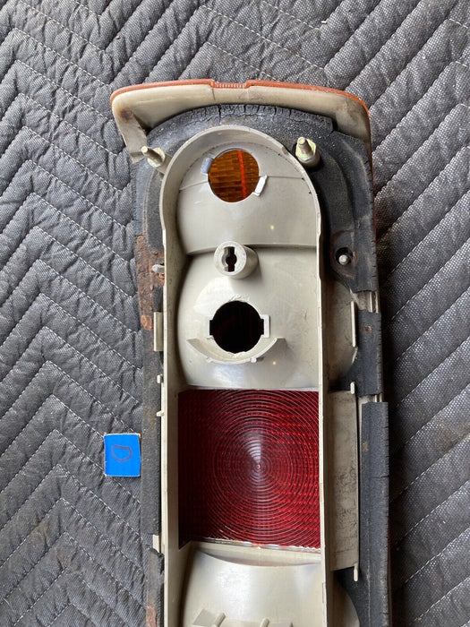 1982-1994 BMW E30 318i 325i 1368824 Right RH Tail Light Brake Rear OEM #2097M