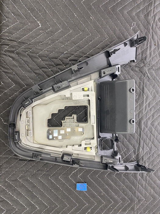 09-10 Pontiac Vibe 09-13 Toyota Matrix Shifter Surround Automatic OEM #3116E