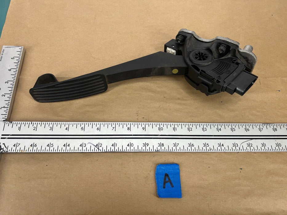 2005-2007 Volvo S60R V70R Accelerator Gas Pedal Throttle 30715175 OEM #1237EM