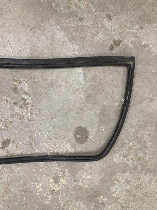 1984-1991 BMW 318i 325i E30 Rear Window Gasket Seal Weather stripping OEM #2716M