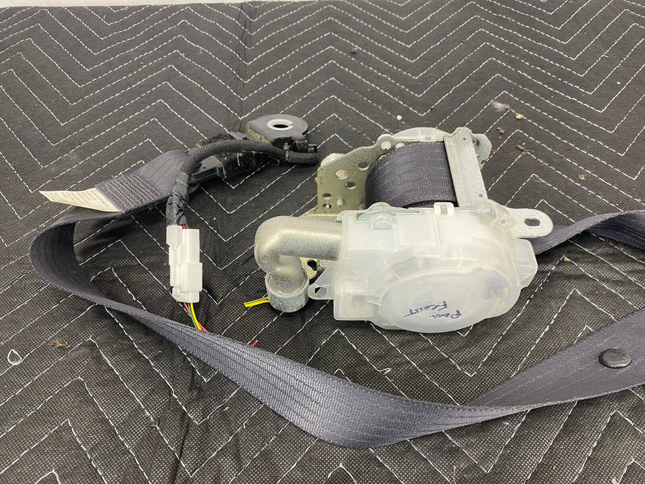 2009-2010 Pontiac Vibe Passenger Front Right Seat Belt Retractor 53124-P #3081E