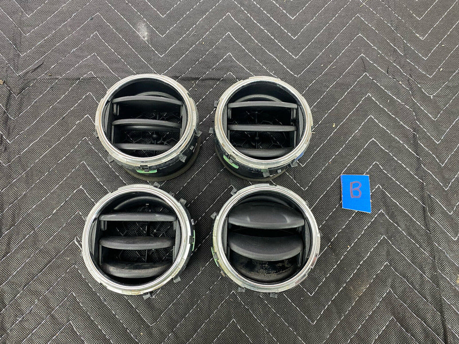 2009-2010 Pontiac Vibe Front Dash Vent Set Of 4 AC Heat Climate OEM #3124E