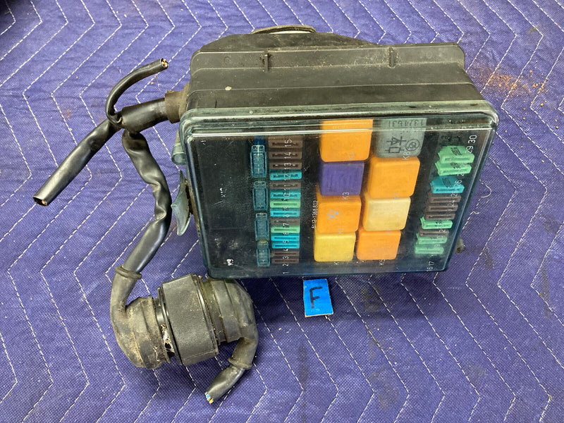 1984-1991 BMW 318i 325i E30 Fuse Box Engine Bay 1380930 OEM #2591M