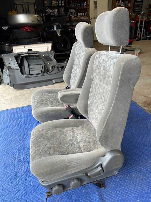 1998-2002 Isuzu Trooper Fabric LH & RH Pair Set Front Seat Assembly OEM #927EM