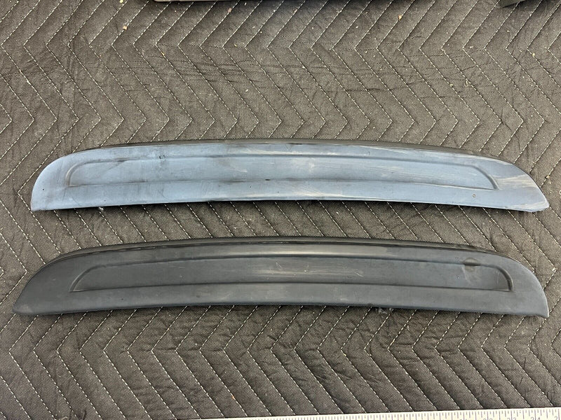 1998-2002 Isuzu Trooper Exterior Rear Quarter Window Trim L & R OEM #868EM