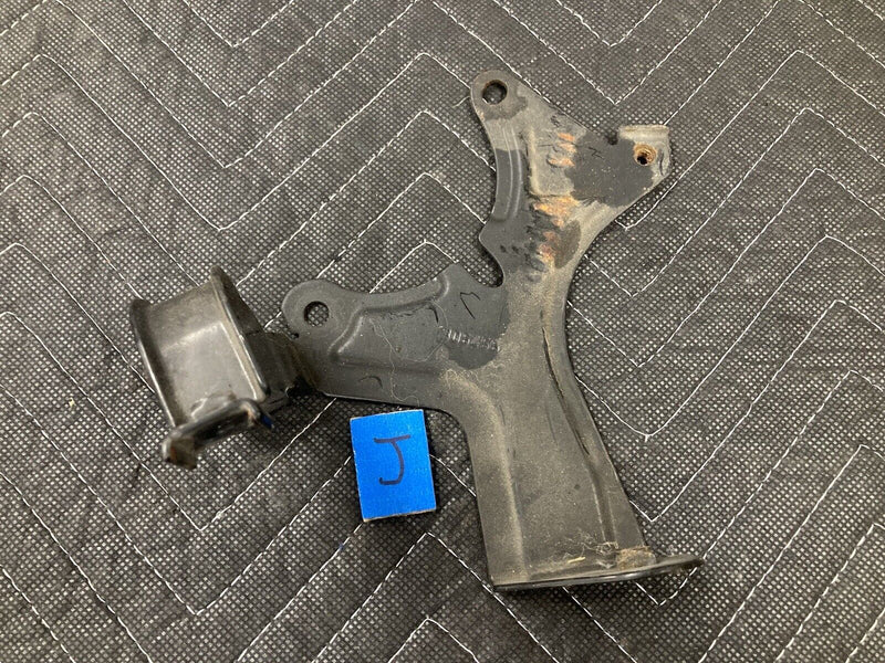 2004-2007 Volvo S60R V70R Air Filter Bracket 30645674 OEM #2893M