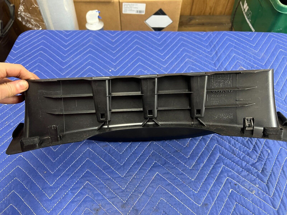 2005-2007 Volvo S60R V70R Gauge Cluster Surround Trim 9177705 OEM #1005EM