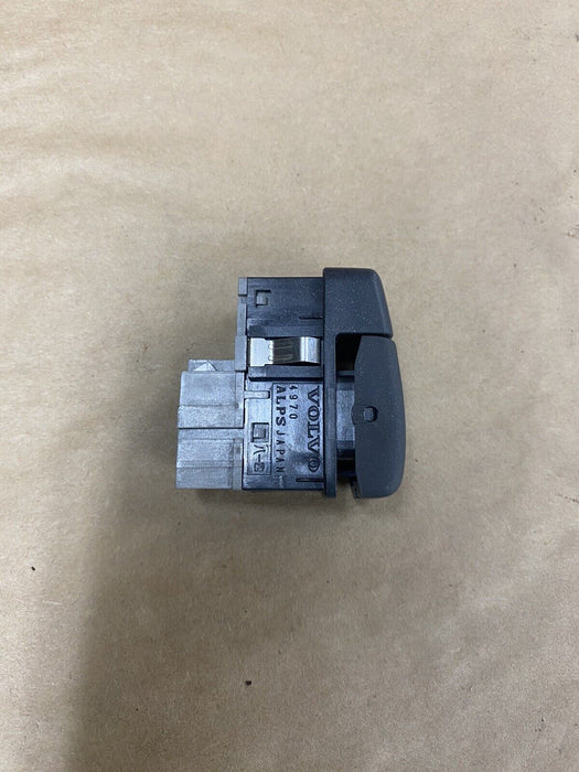 1998-2000 Volvo V70 1998-2004 C70 Tracs Traction Switch Gray OEM 9162953 #2061EJ